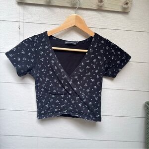 Brandy Melville | Floral Print Cropped Tee | One Size